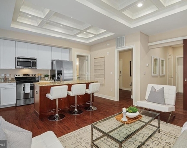 1501 Locust Street - Photo Thumbnail 3