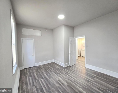5526 N Mascher Street - Photo Thumbnail 9
