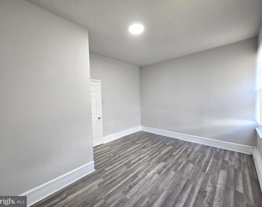 5526 N Mascher Street - Photo Thumbnail 8