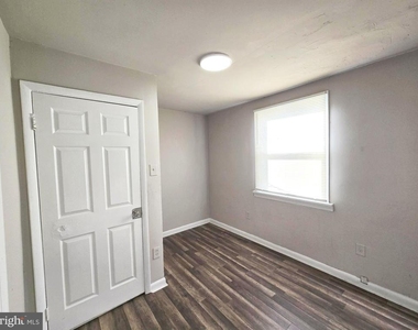 5526 N Mascher Street - Photo Thumbnail 16