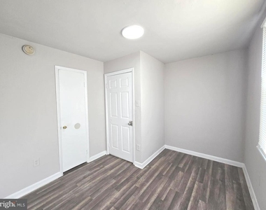 5526 N Mascher Street - Photo Thumbnail 19