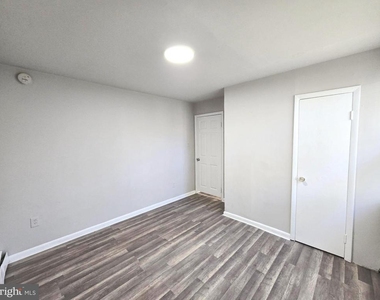 5526 N Mascher Street - Photo Thumbnail 22