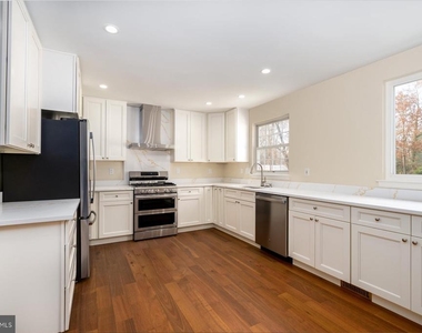 2942 Southaven Drive - Photo Thumbnail 1