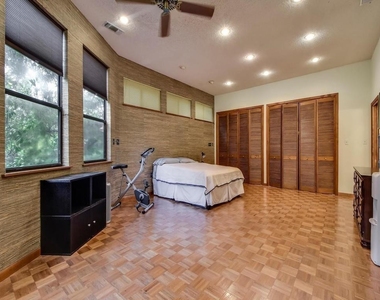 800 Leonard St - Photo Thumbnail 15