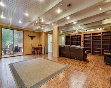 800 Leonard St - Photo Thumbnail 4