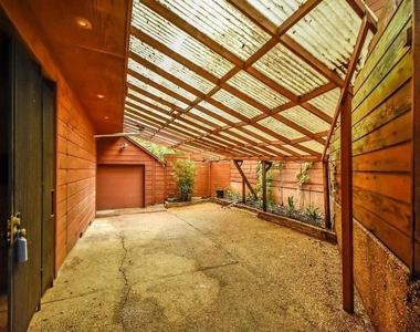 800 Leonard St - Photo Thumbnail 12