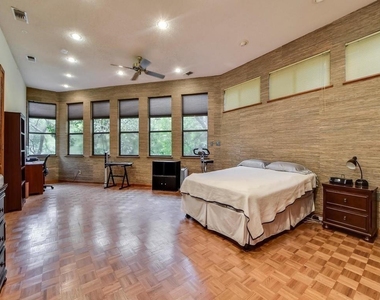 800 Leonard St - Photo Thumbnail 16