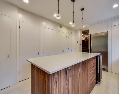 800 Leonard St - Photo Thumbnail 9