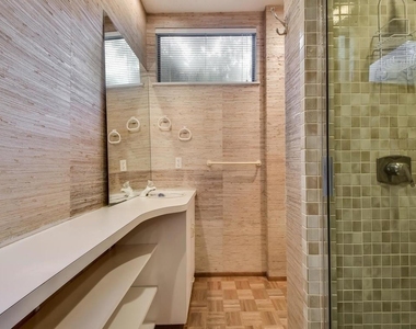 800 Leonard St - Photo Thumbnail 18