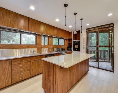 800 Leonard St - Photo Thumbnail 23