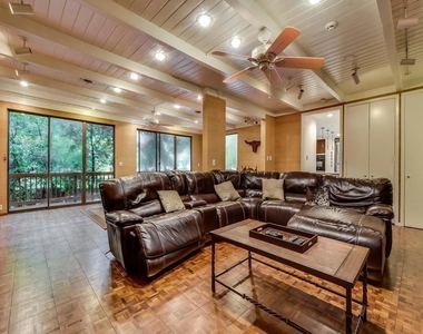 800 Leonard St - Photo Thumbnail 14