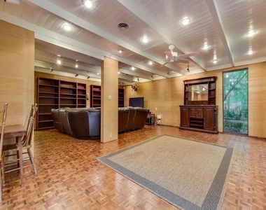 800 Leonard St - Photo Thumbnail 5