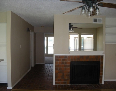 2110 Riogrande St - Photo Thumbnail 3