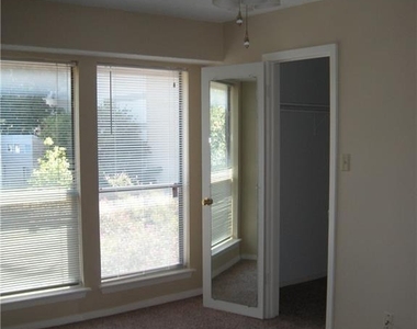 2110 Riogrande St - Photo Thumbnail 11