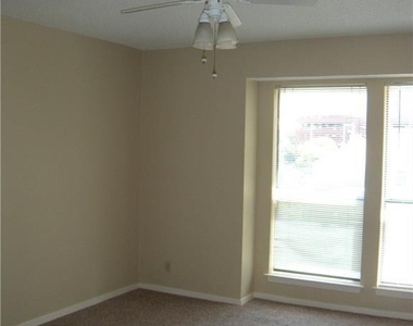 2110 Riogrande St - Photo Thumbnail 10