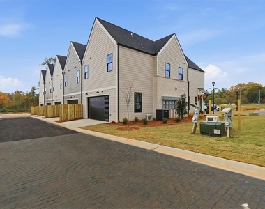 319 Orchid Street - Photo Thumbnail 53