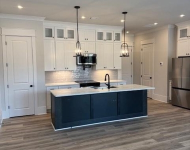 319 Orchid Street - Photo Thumbnail 3