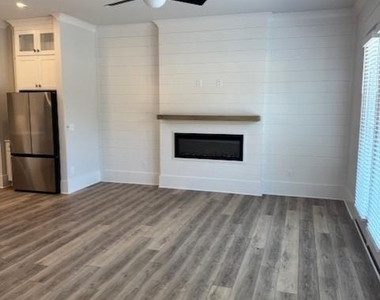 319 Orchid Street - Photo Thumbnail 2