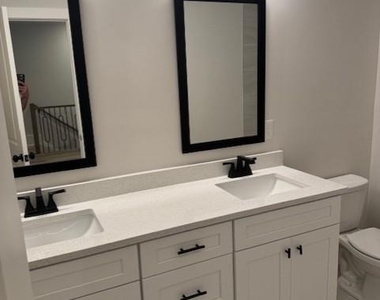 319 Orchid Street - Photo Thumbnail 18