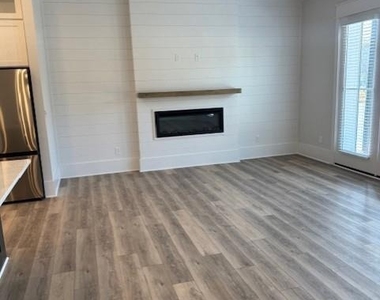 319 Orchid Street - Photo Thumbnail 7