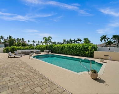 5420 Chiquita Boulevard S - Photo Thumbnail 19