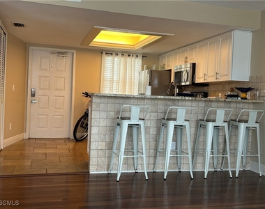 5420 Chiquita Boulevard S - Photo Thumbnail 7