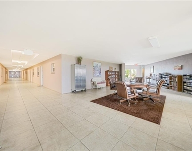 3100 Harbor Boulevard - Photo Thumbnail 15
