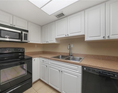 3100 Harbor Boulevard - Photo Thumbnail 11