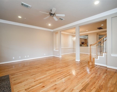 2906 Royal Oaks Crest - Photo Thumbnail 15