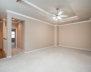 2906 Royal Oaks Crest - Photo Thumbnail 24