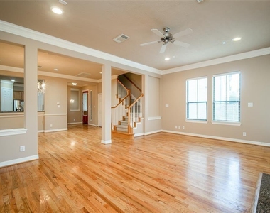 2906 Royal Oaks Crest - Photo Thumbnail 14