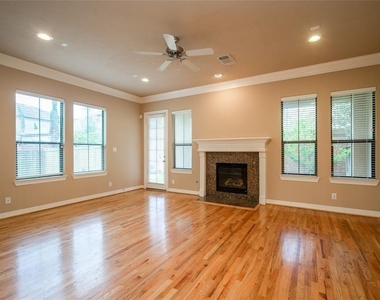 2906 Royal Oaks Crest - Photo Thumbnail 11