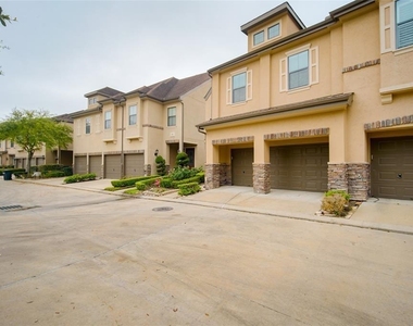 2906 Royal Oaks Crest - Photo Thumbnail 1