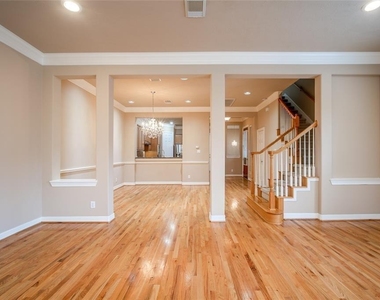 2906 Royal Oaks Crest - Photo Thumbnail 16