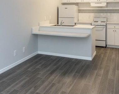 5470 W Military Drive - Photo Thumbnail 3