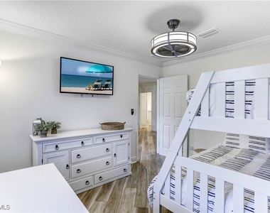 370 6th Avenue S - Photo Thumbnail 29