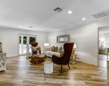 370 6th Avenue S - Photo Thumbnail 14