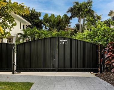 370 6th Avenue S - Photo Thumbnail 4