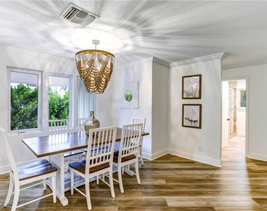 370 6th Avenue S - Photo Thumbnail 12