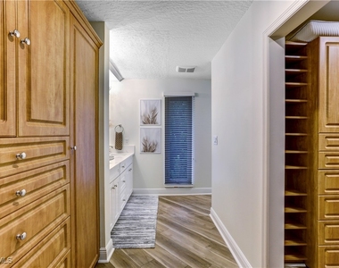 370 6th Avenue S - Photo Thumbnail 20
