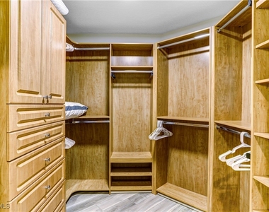 370 6th Avenue S - Photo Thumbnail 21