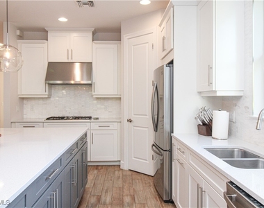 9423 Terresina Drive - Photo Thumbnail 35