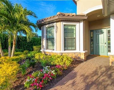 9423 Terresina Drive - Photo Thumbnail 3