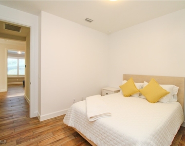 9423 Terresina Drive - Photo Thumbnail 21