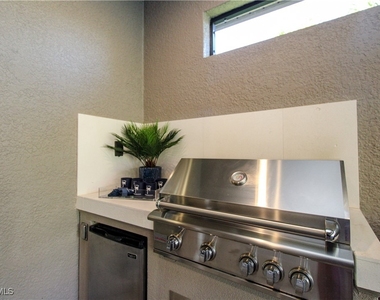 9423 Terresina Drive - Photo Thumbnail 10