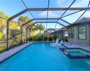 9423 Terresina Drive - Photo Thumbnail 4