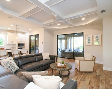 9423 Terresina Drive - Photo Thumbnail 32