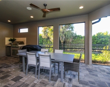 9423 Terresina Drive - Photo Thumbnail 13