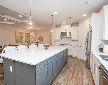9423 Terresina Drive - Photo Thumbnail 37