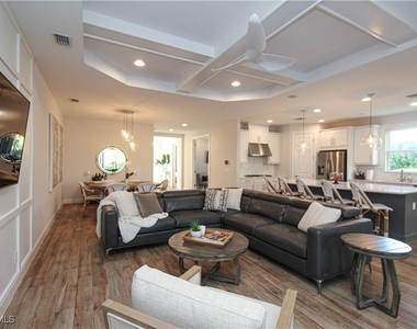 9423 Terresina Drive - Photo Thumbnail 31